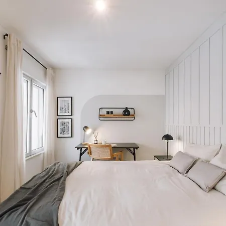 Comporta - 1 Bedroom And Parking In Parque Nacoes 아파트 리스본